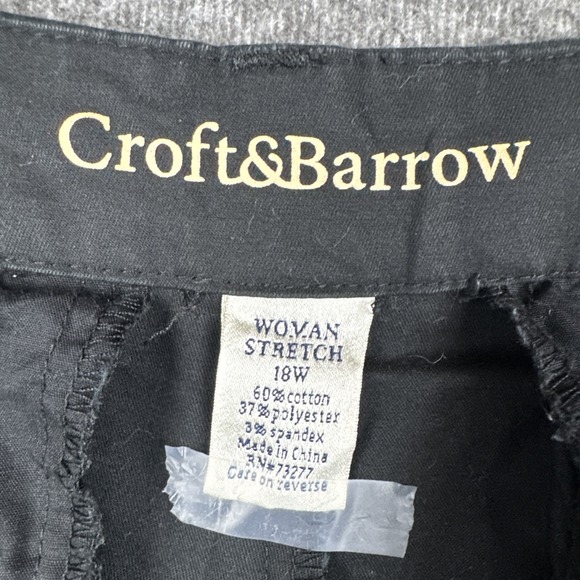 Croft & Barrow Pants Womens 18W Short Black Natural Fit  Stretch Ankle Capri - Picture 3 of 6